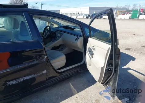 2014 Toyota Prius Two z USA, uszkodzony, nr VIN JTDKN3DU4E1771457